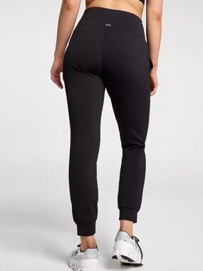 DSG Women’s Black High-Rise Performance Joggers with Cuffed Ankles Size M